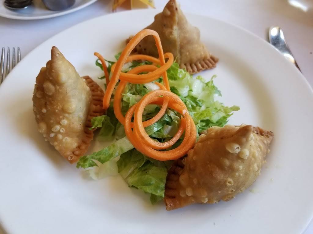 Royal Palace | restaurant | 77 Knollwood Rd, White Plains, NY 10607, USA | 9142891988 OR +1 914-289-1988