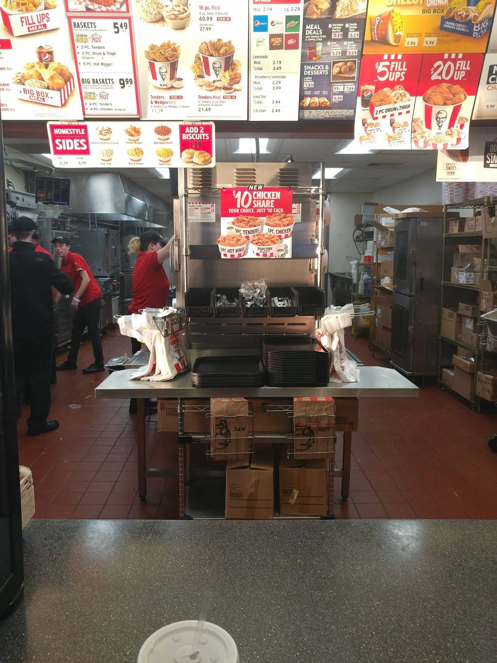 KFC | restaurant | 3414 State St #11, Malone, NY 12953, USA | 5184837890 OR +1 518-483-7890