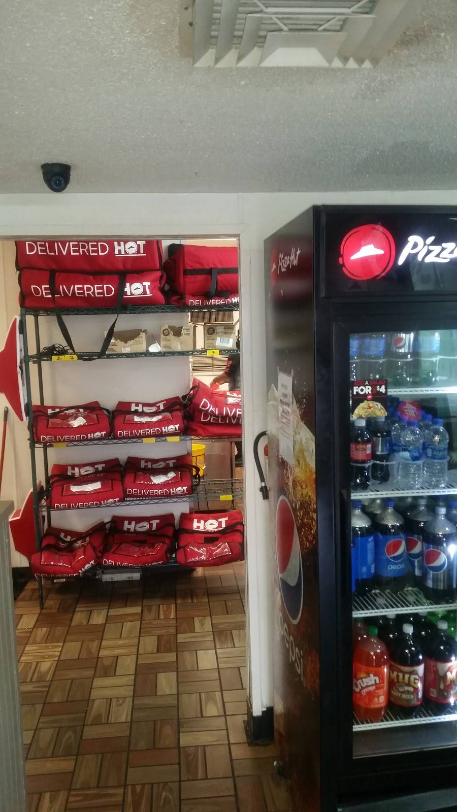 Pizza Hut | restaurant | 1144 Airport Blvd, Austin, TX 78702, USA | 5129331444 OR +1 512-933-1444