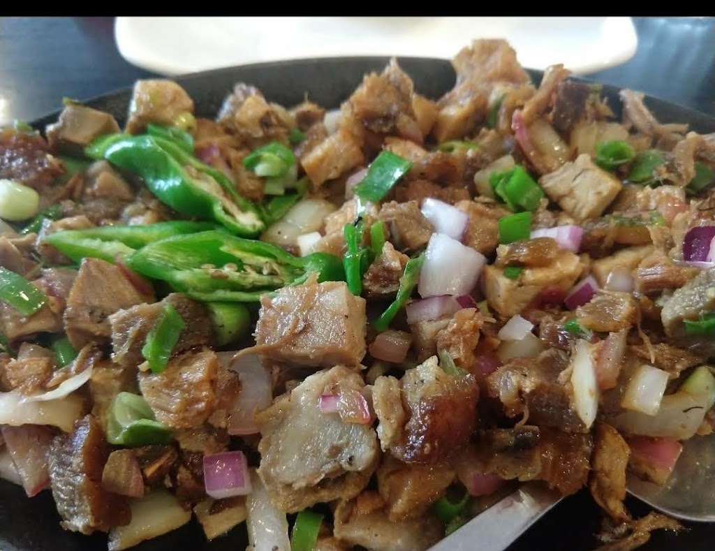 Kuyas Lechon | restaurant | 84-60 Grand Ave, Queens, NY 11373, USA | 7184409017 OR +1 718-440-9017