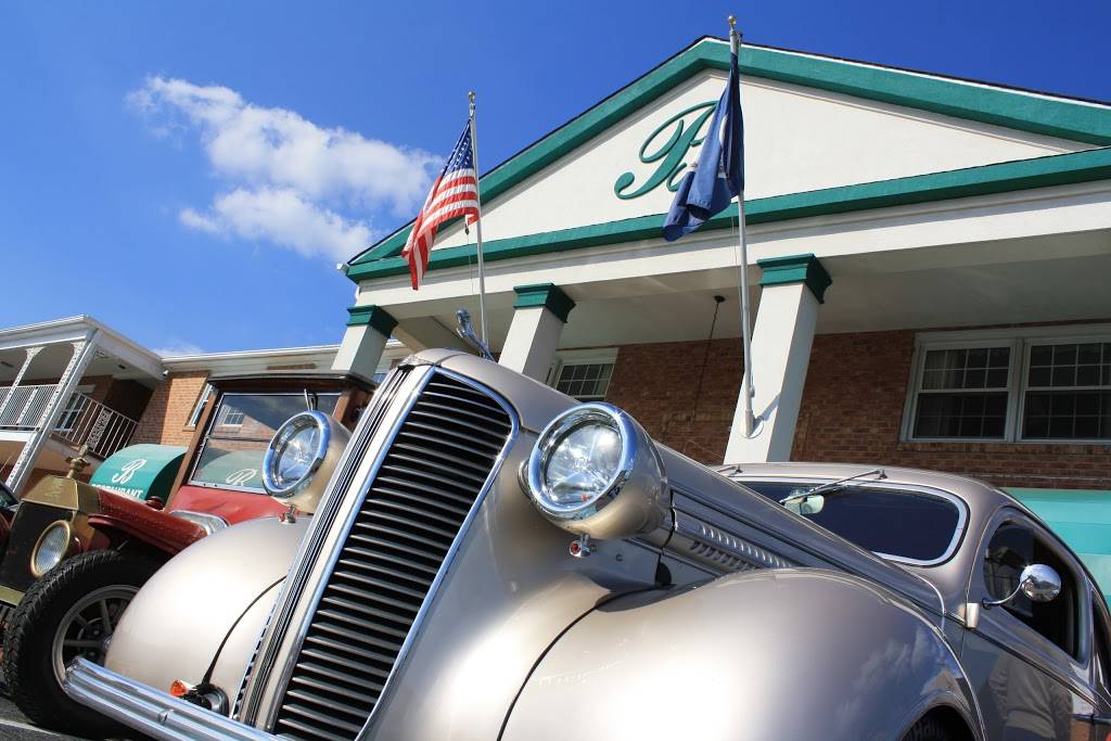 Bentleys Falls Church Diner | bakery | 6654 Arlington Blvd, Falls Church, VA 22042, USA | 7035324100 OR +1 703-532-4100