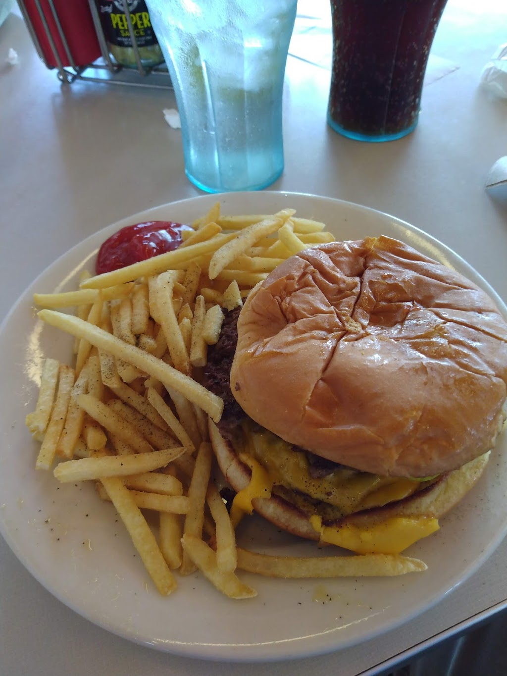 Steak n Shake | restaurant | 2629 Enterprise Rd, Goodland, KS 67735, USA | 7858906757 OR +1 785-890-6757