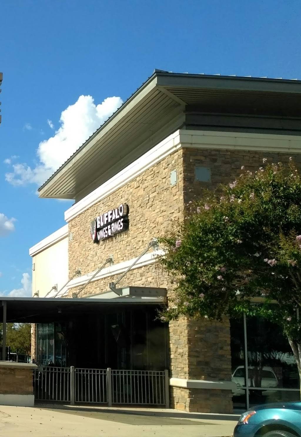 Buffalo Wings & Rings | restaurant | 1901 Town Centre Dr, Round Rock, TX 78664, USA | 5123109464 OR +1 512-310-9464