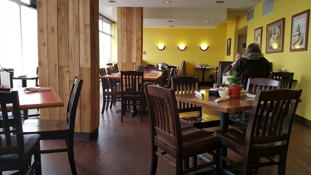 The River Rock Inn | restaurant | 1350 US-62 BUS, Mountain Home, AR 72653, USA | 8704255101 OR +1 870-425-5101