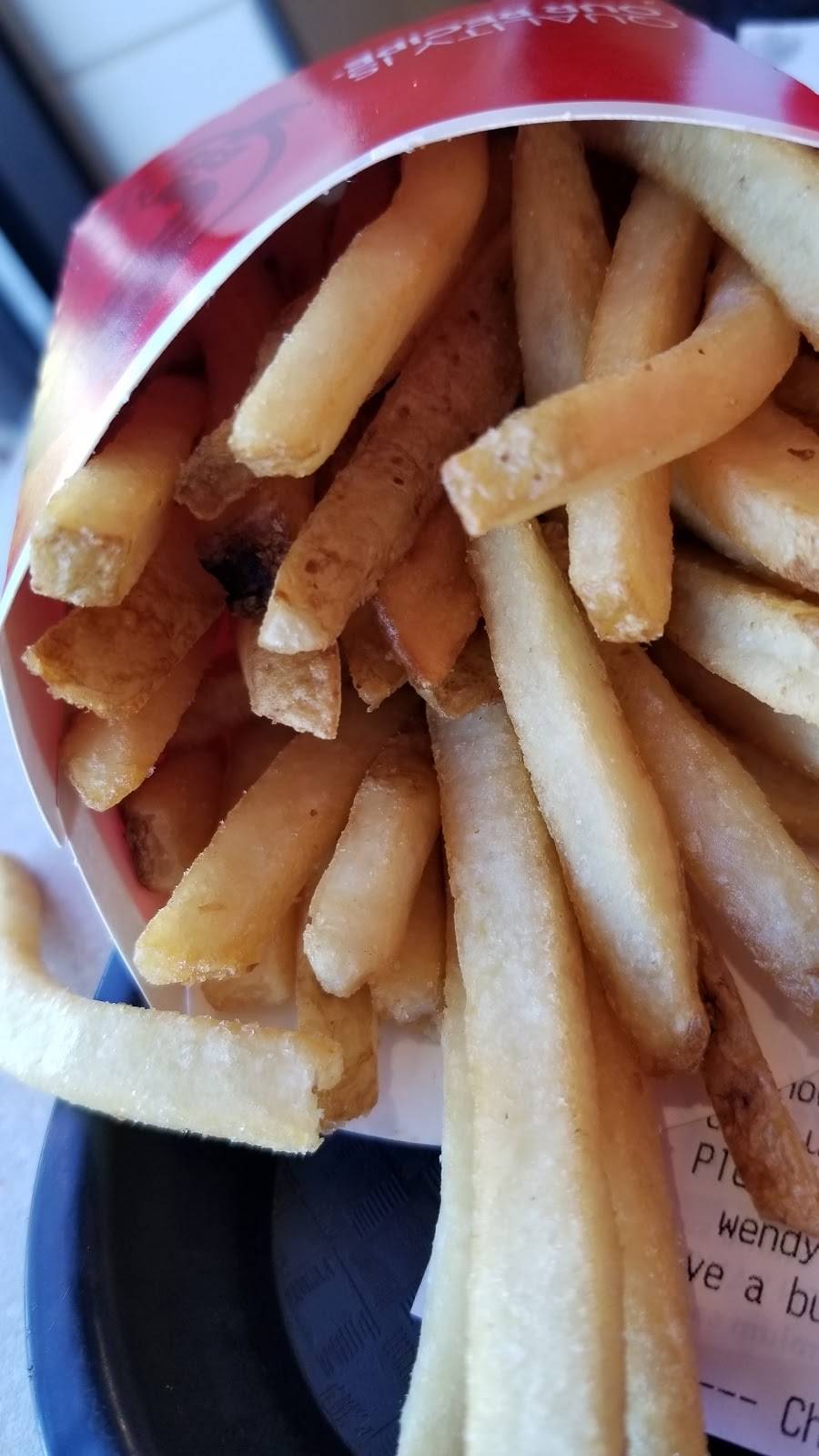 Wendys | restaurant | 1321 Sycamore Rd, DeKalb, IL 60115, USA | 8157563400 OR +1 815-756-3400