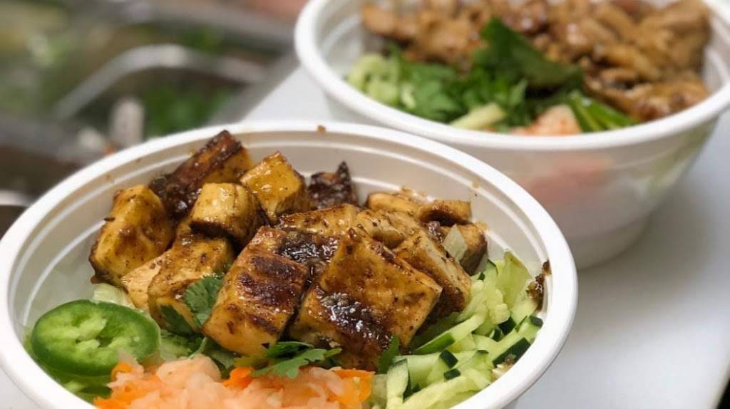 Yummi Banh Mi Street Side Cafè | restaurant | 121 N Long St, Salisbury, NC 28144, USA | 7042094591 OR +1 704-209-4591