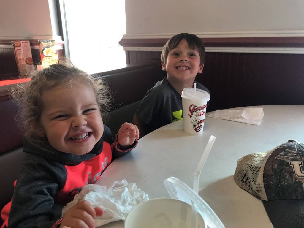 Giovannis Pizza | restaurant | 383 Main St, South Shore, KY 41175, USA | 6069326466 OR +1 606-932-6466