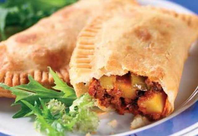 El Chef Efrain Creations | restaurant | 7095 17 92 Hwy, Casselberry, FL 32718, USA | 4072721372 OR +1 407-272-1372