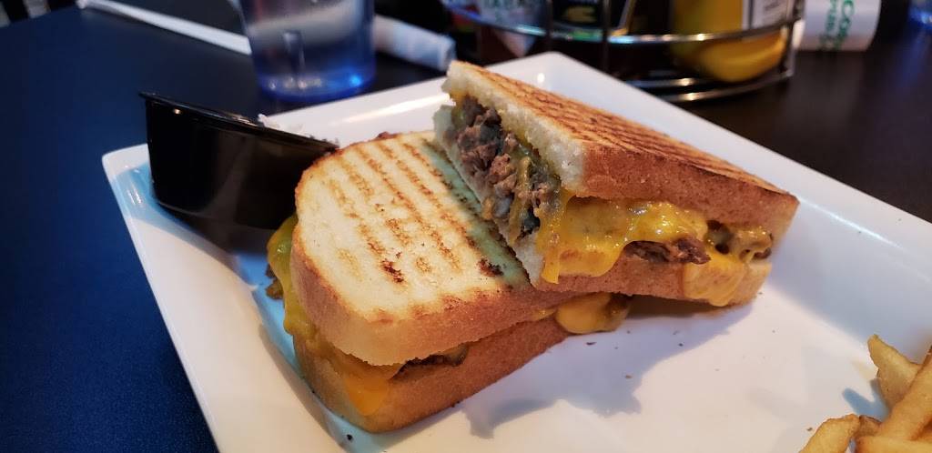 Corner Pub & Grill | restaurant | 3271 W Iles Ave, Springfield, IL 62711, USA | 2175463600 OR +1 217-546-3600