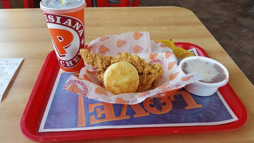 Popeyes Louisiana Kitchen | restaurant | 396 E Main St, Senatobia, MS 38668, USA | 6623018162 OR +1 662-301-8162