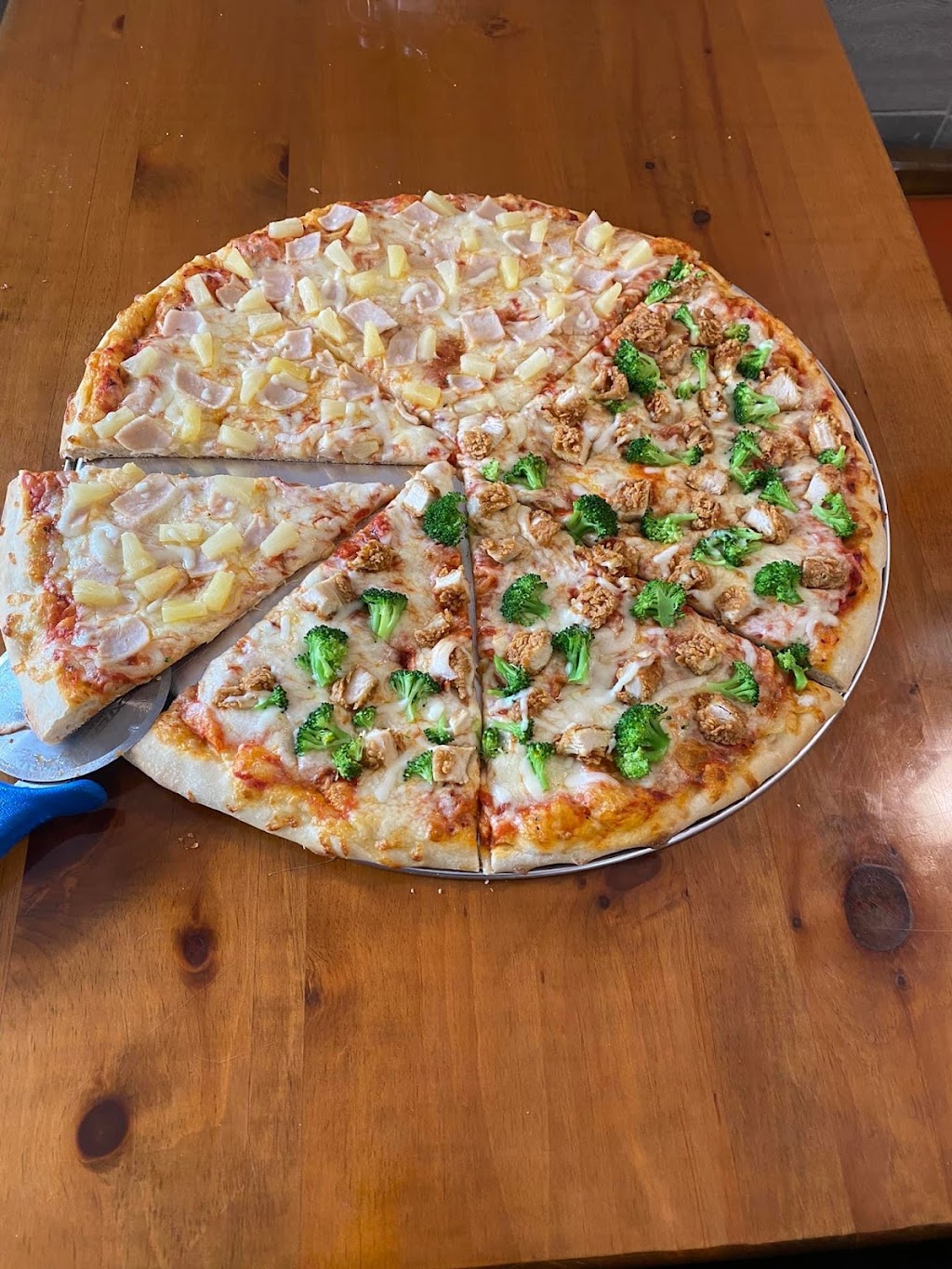 Yum Yum Pizza | restaurant | 1393 Kensington Ave, Buffalo, NY 14215, USA | 7163225799 OR +1 716-322-5799
