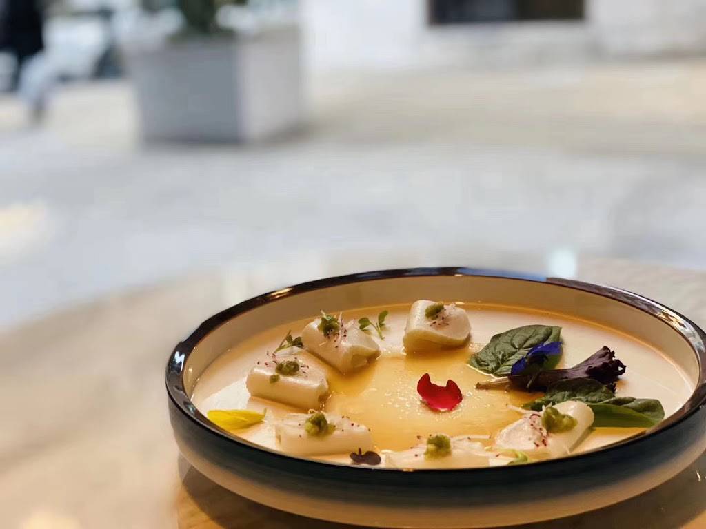 QU JAPAN BISTRO & BAR | restaurant | 1635 Market St # 103, Philadelphia, PA 19103, USA | 2673629999 OR +1 267-362-9999