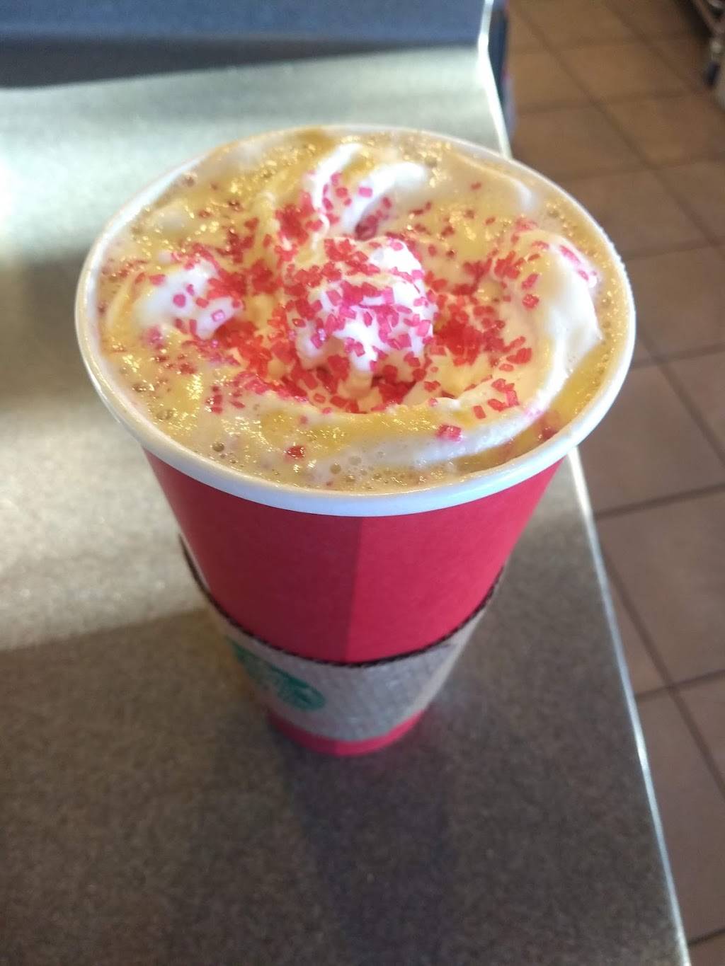 Starbucks | cafe | 5 CT-39, New Fairfield, CT 06812, USA | 2037461733 OR +1 203-746-1733