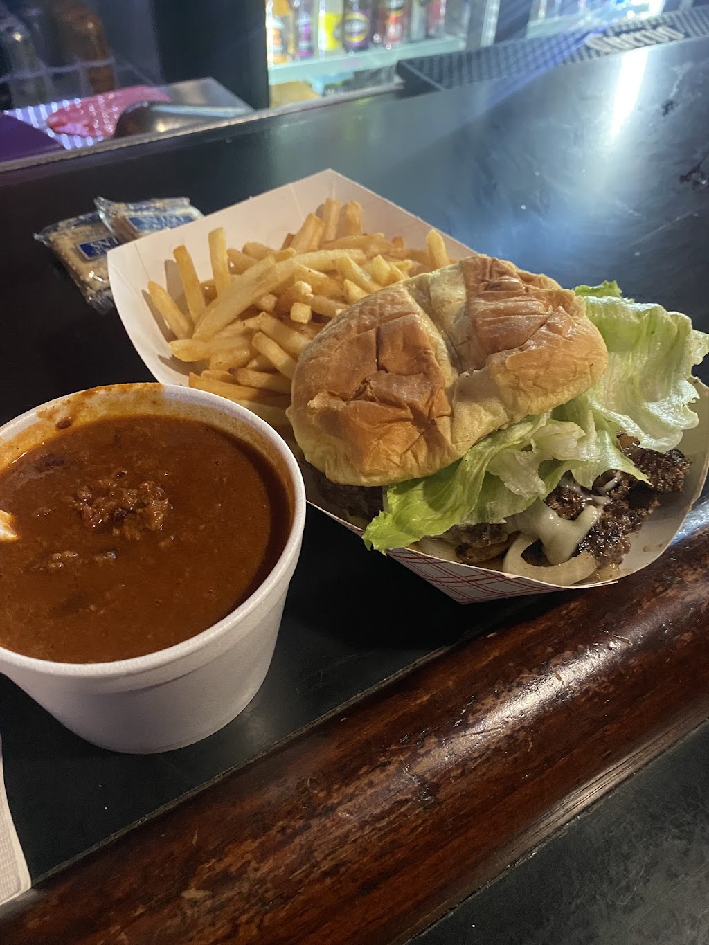 Baggers LLC | restaurant | 405 Main St, Savanna, IL 61074, USA | 8152730558 OR +1 815-273-0558