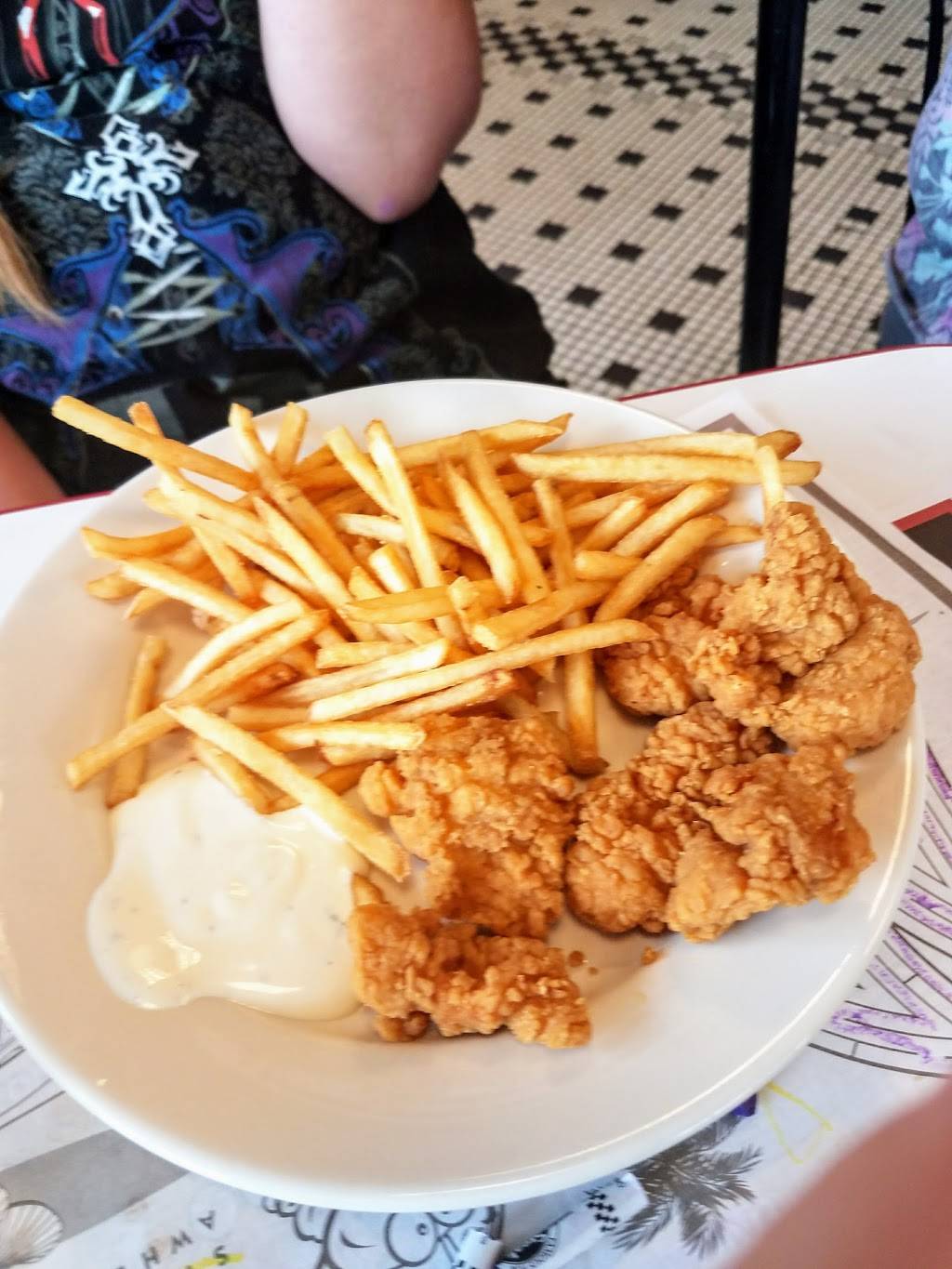 Steak n Shake | restaurant | 3892 Baldwin Rd, Auburn Hills, MI 48326, USA | 2482531902 OR +1 248-253-1902