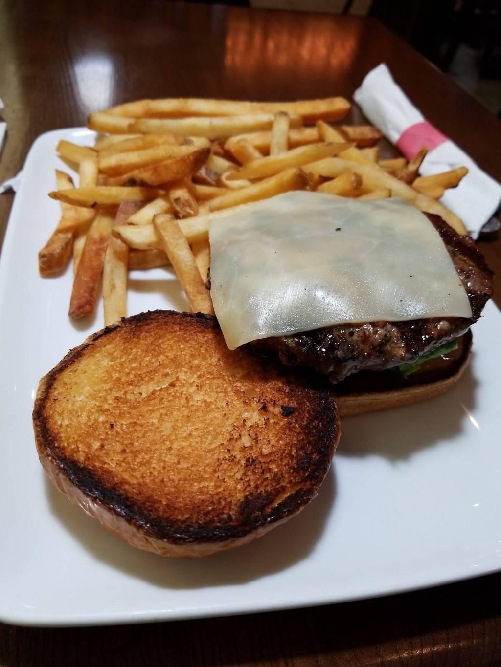 TGI Fridays | restaurant | 1 Detroit Metro Airport North Terminal, Gate 18, Detroit, MI 48242, USA | 7342476887 OR +1 734-247-6887