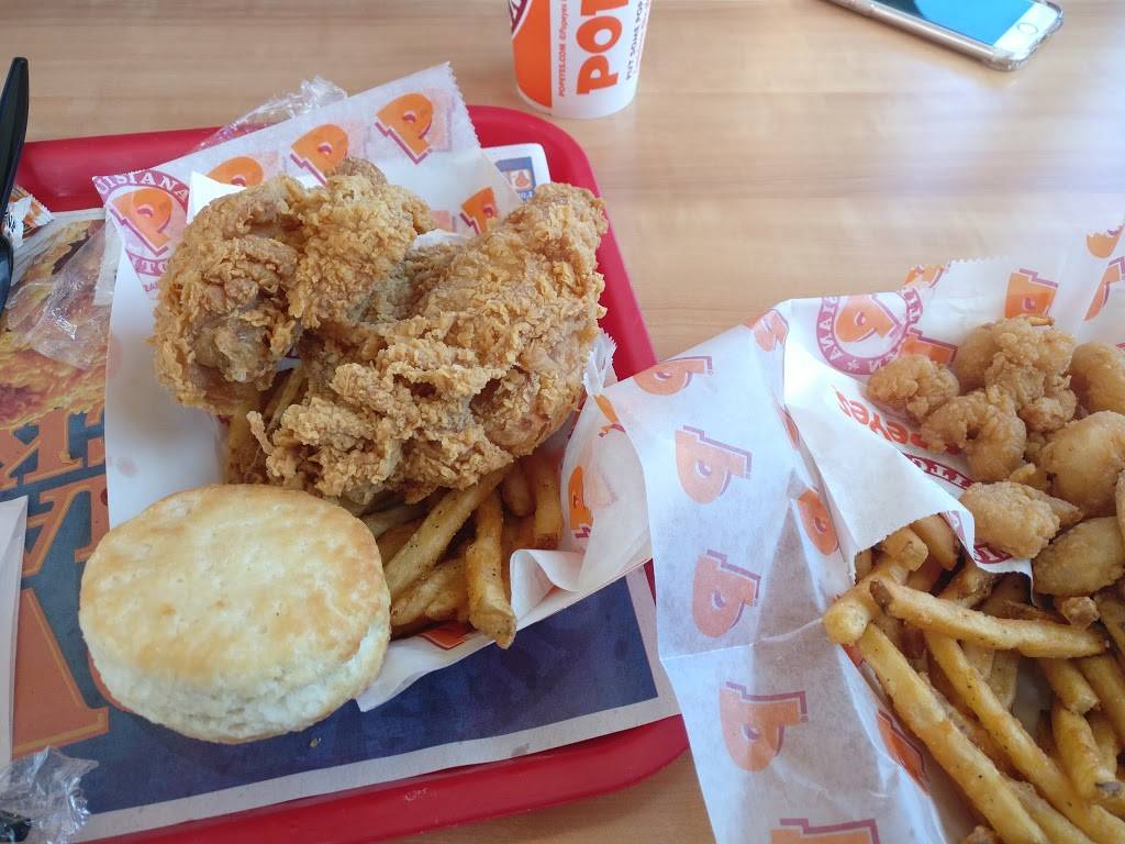 Popeyes Louisiana Kitchen | restaurant | 2201 Fairfield Ave, Bridgeport, CT 06605, USA | 2036901433 OR +1 203-690-1433