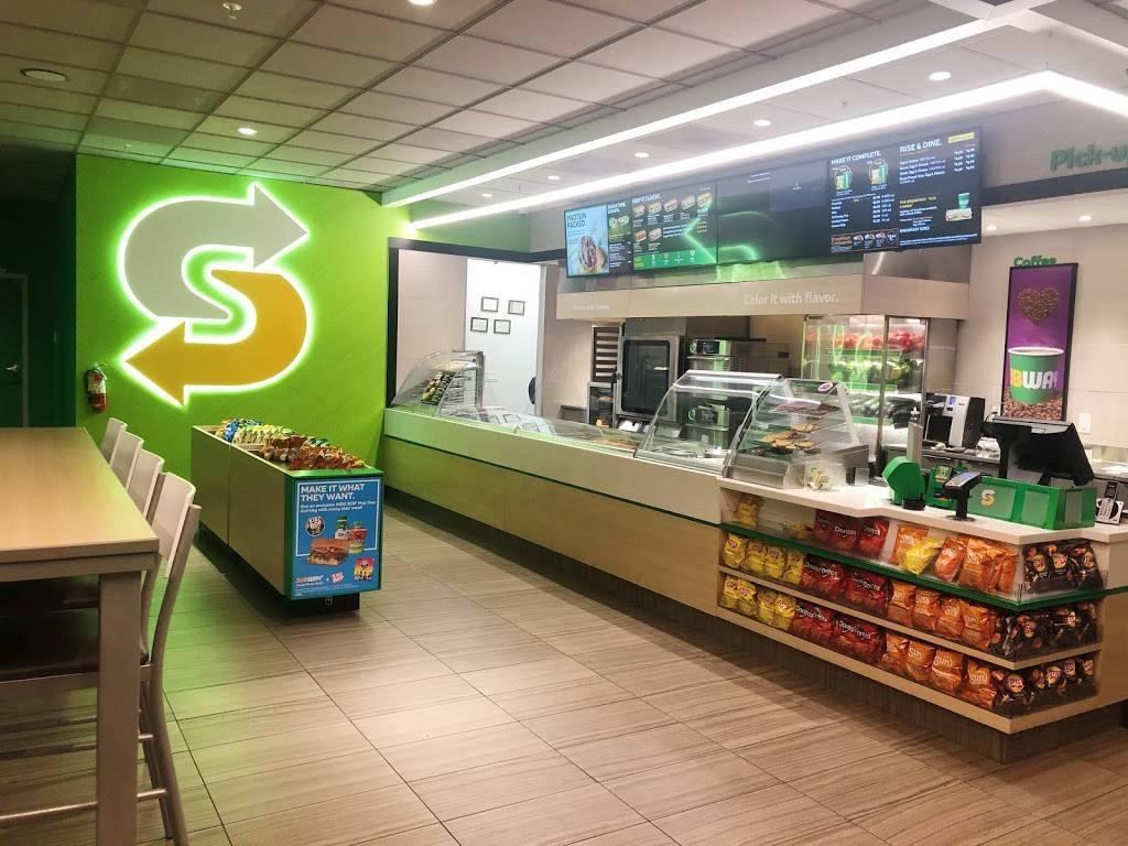 Subway | meal takeaway | 1300 Clay St #160, Oakland, CA 94612, USA | 5102509337 OR +1 510-250-9337