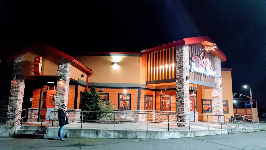 Famous Daves Bar-B-Que | restaurant | 1206 SE Everett Mall Way, Everett, WA 98208, USA | 4253531600 OR +1 425-353-1600