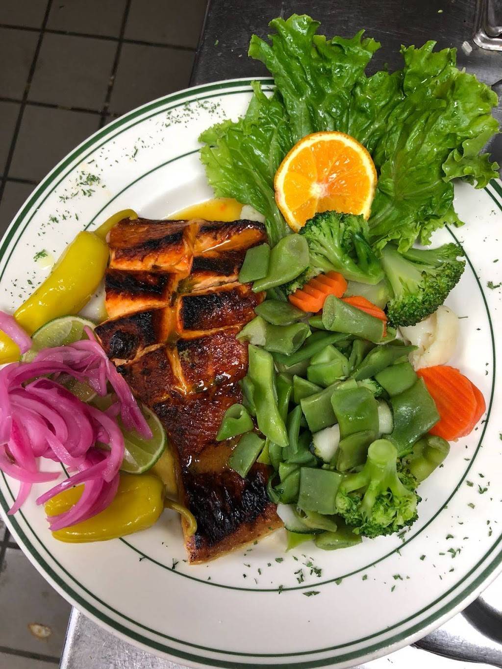 Punto Rojo | bakery | 3841, 85 S Main St, Freeport, NY 11520, USA | 5164425266 OR +1 516-442-5266