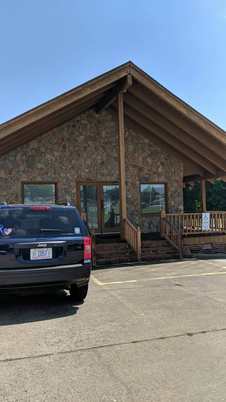 Moms Sub Shop | restaurant | 107 Dave Warlick Dr, Lincolnton, NC 28092, USA | 7047351840 OR +1 704-735-1840