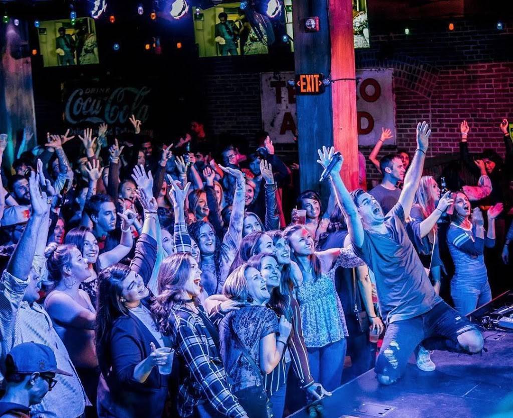 Tin Roof | restaurant | 1000 Clark Ave, St. Louis, MO 63102, USA | 3142405400 OR +1 314-240-5400