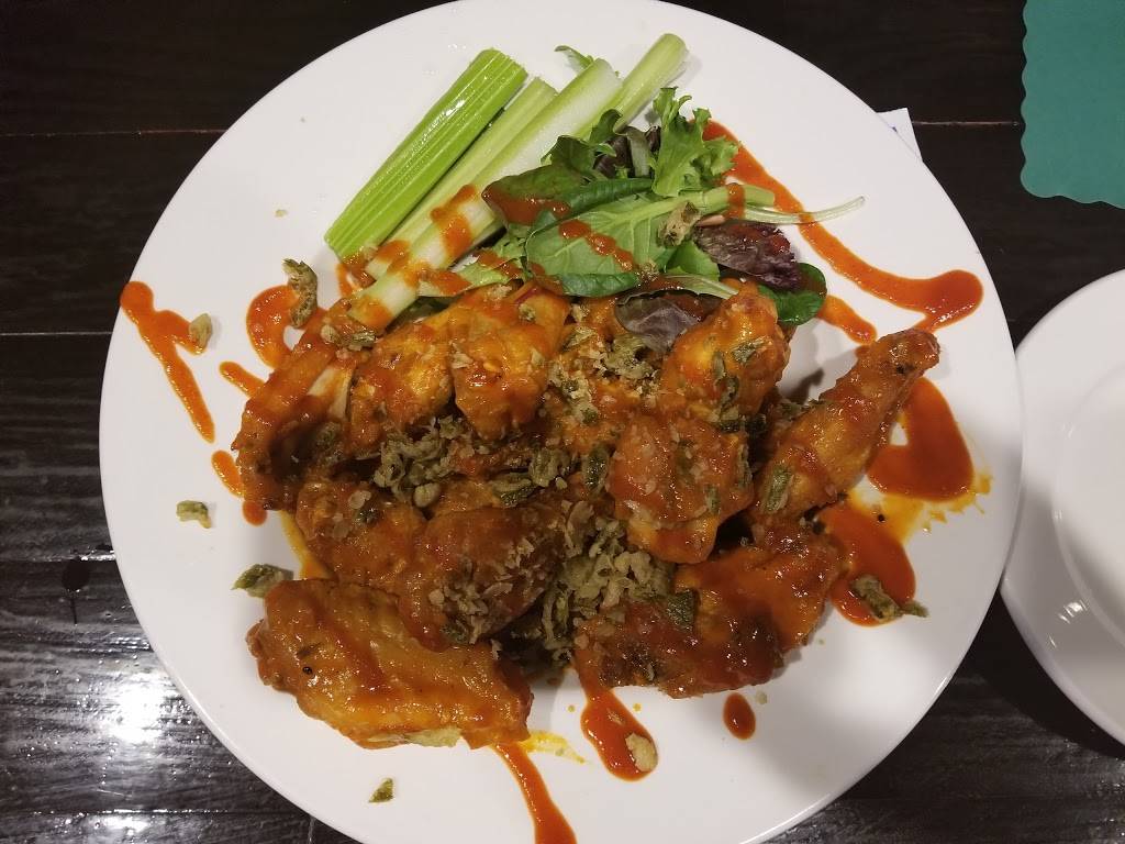 Ebenezers Bar & Grill | restaurant | 60 Bridge St, South Hadley, MA 01075, USA | 4134377632 OR +1 413-437-7632