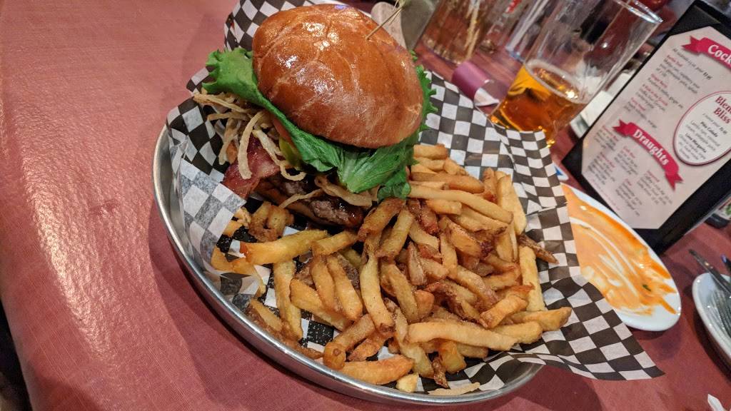 Squires | restaurant | 3537 Fairview St, Burlington, ON L7N 2R4, Canada | 9053336627 OR +1 905-333-6627