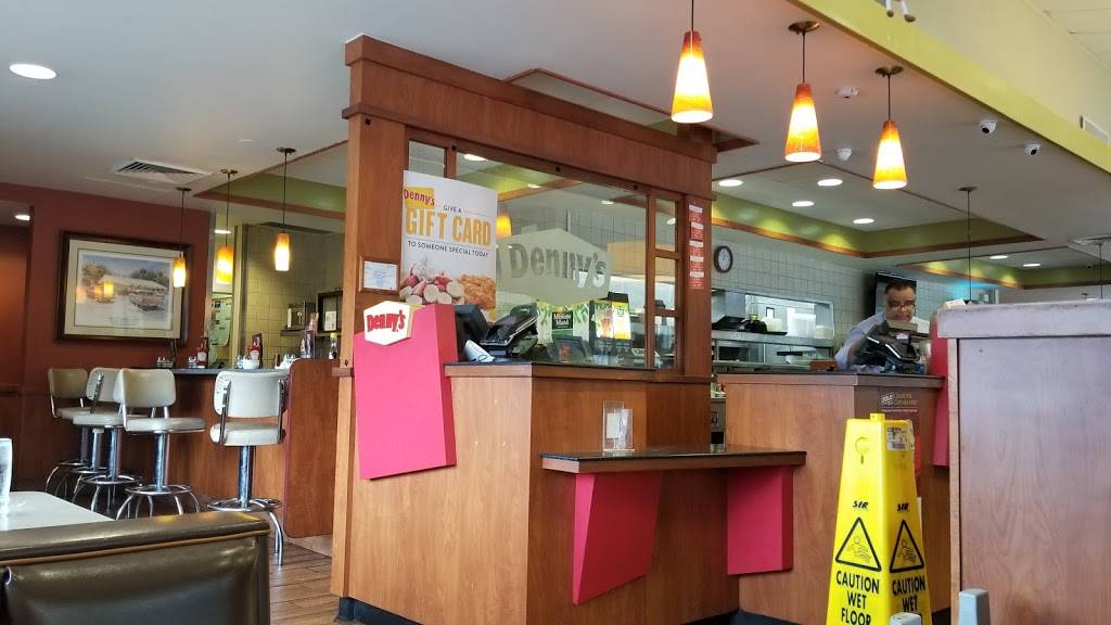 Dennys | restaurant | 711 N Harlem Ave, Oak Park, IL 60302, USA | 7083866964 OR +1 708-386-6964