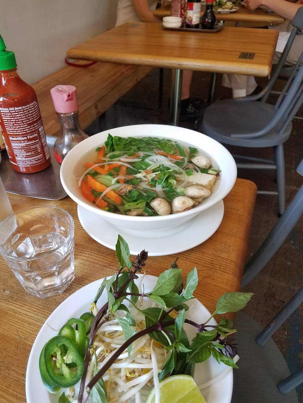 Blossom Vietnamese Restaurant | restaurant | 451 Gin Ling Way, Los Angeles, CA 90012, USA | 2136268345 OR +1 213-626-8345