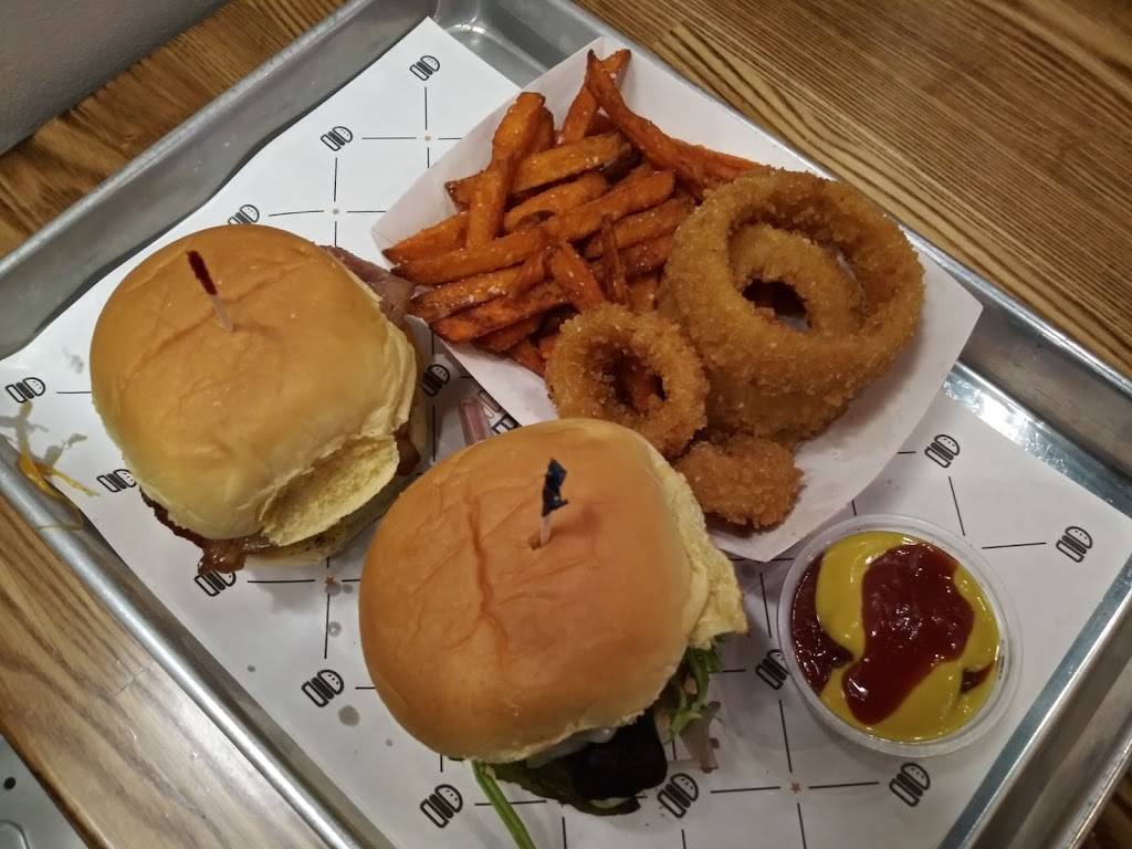 Burgerim Gourmet Burgers | restaurant | 174 El Cerrito Plaza, El Cerrito, CA 94530, USA | 5108332156 OR +1 510-833-2156