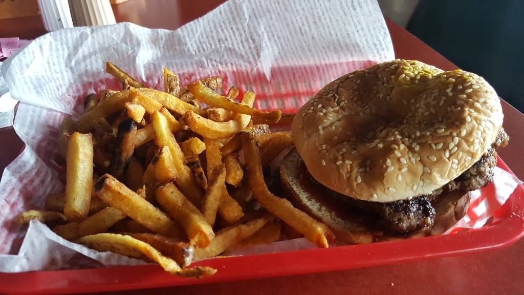 Neils Grille and Bar | restaurant | 5727 Quince Rd, Memphis, TN 38119, USA | 9016822300 OR +1 901-682-2300