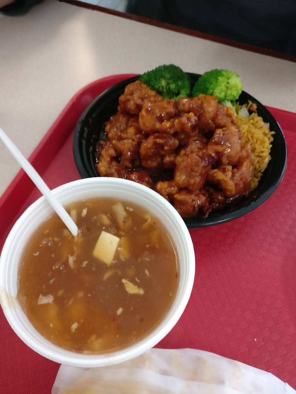 Golden China Restaurant | restaurant | 300 E Hughes Rd, Madison, AL 35758, USA | 2564610880 OR +1 256-461-0880