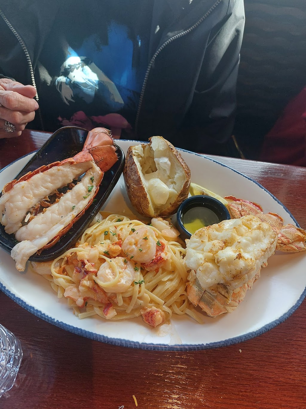 Red Lobster | restaurant | 575 24 1/2 Rd, Grand Junction, CO 81505, USA | 9702422050 OR +1 970-242-2050