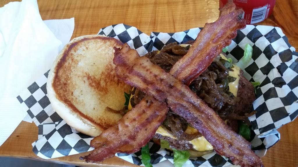 Full Metal Burgers | restaurant | 2550 Jason Ct, Oceanside, CA 92056, USA | 7605123719 OR +1 760-512-3719