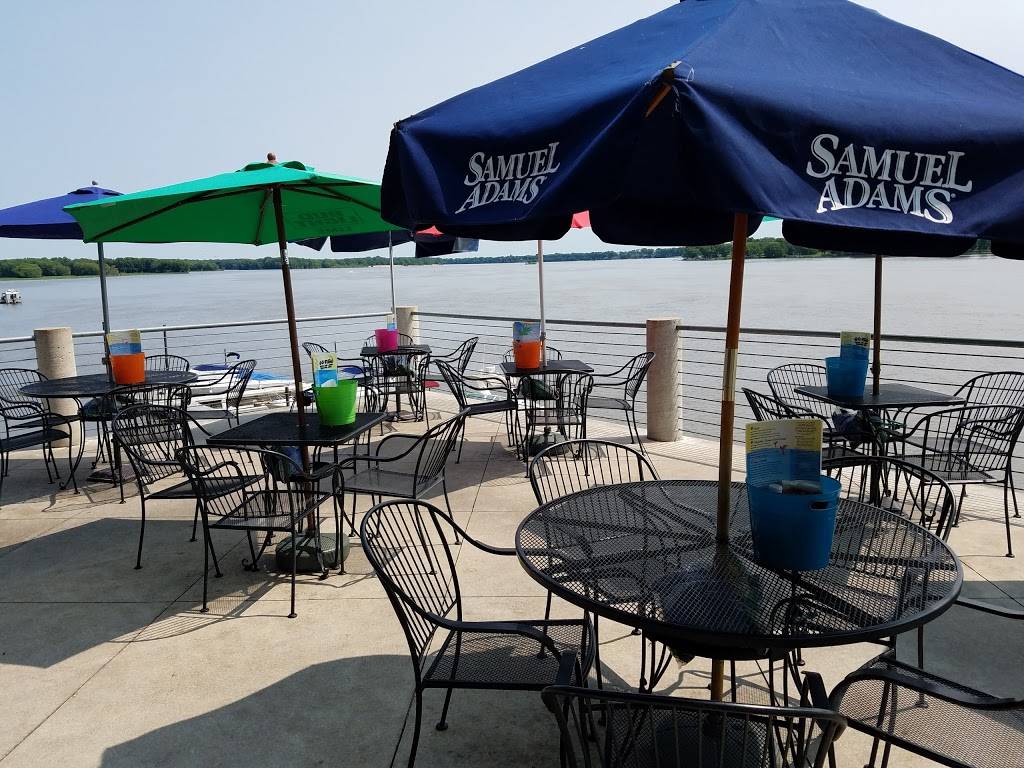 Go Fish Marina Bar & Grill | restaurant | 411 River Dr, Princeton, IA 52768, USA | 5632893908 OR +1 563-289-3908