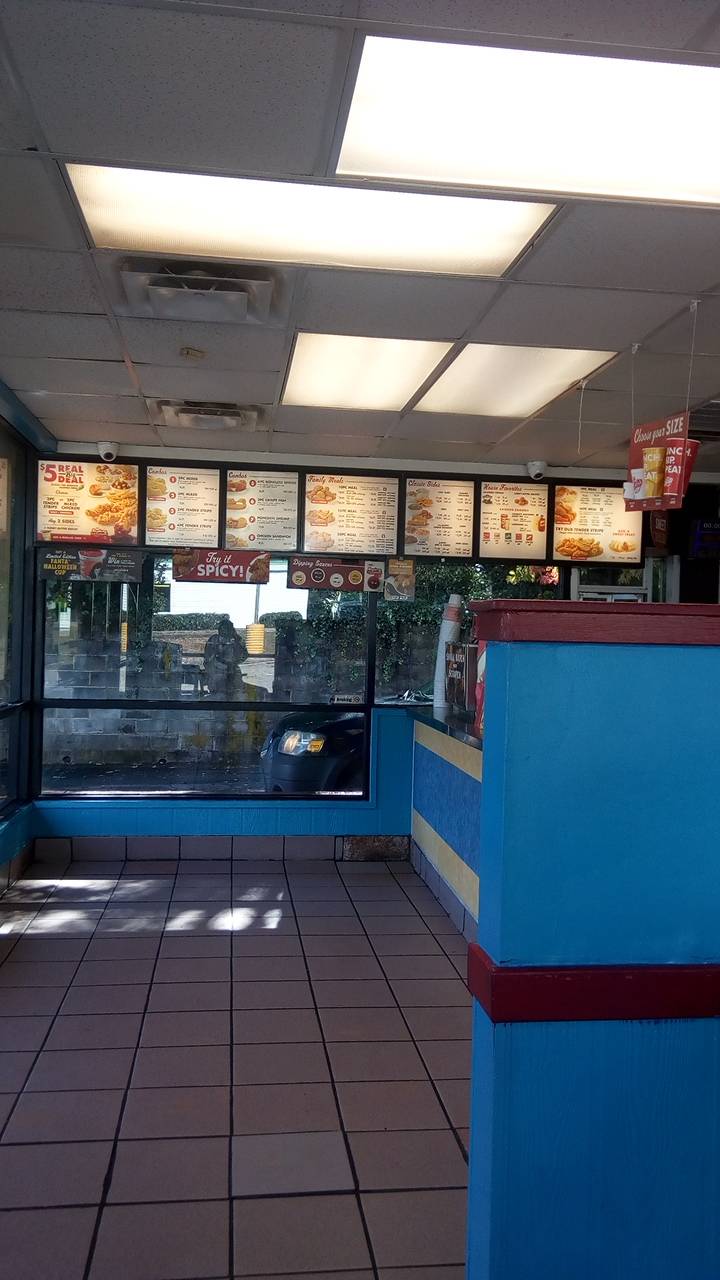 Churchs Chicken | restaurant | 213 Northeast, Franklin St, LaGrange, GA 30240, USA | 7068843677 OR +1 706-884-3677