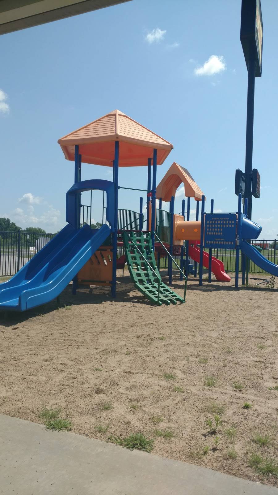 Sonic Drive-In | restaurant | 1000 South, OK-2, Warner, OK 74469, USA | 9184633712 OR +1 918-463-3712