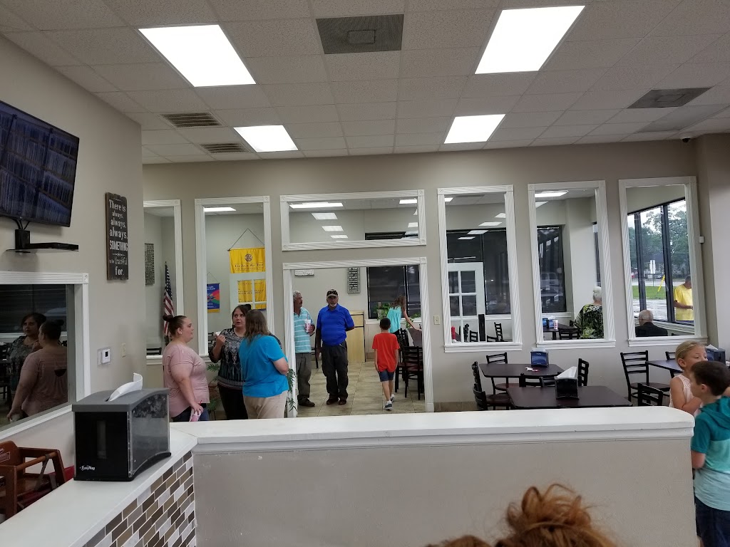 Burger Inn | restaurant | LA-10, Oakdale, LA 71463, USA | 3183353215 OR +1 318-335-3215