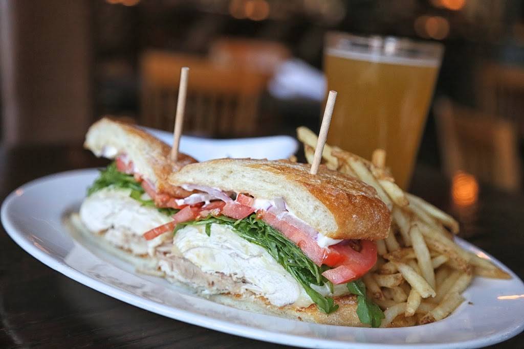 Crosbys Kitchen | restaurant | 3455 N Southport Ave, Chicago, IL 60657, USA | 7738832525 OR +1 773-883-2525