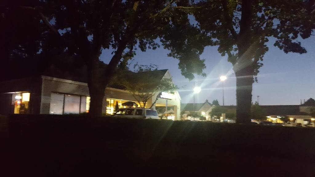 Subway | restaurant | B, 7600 Greenhaven Dr #304, Sacramento, CA 95831, USA | 9163926720 OR +1 916-392-6720