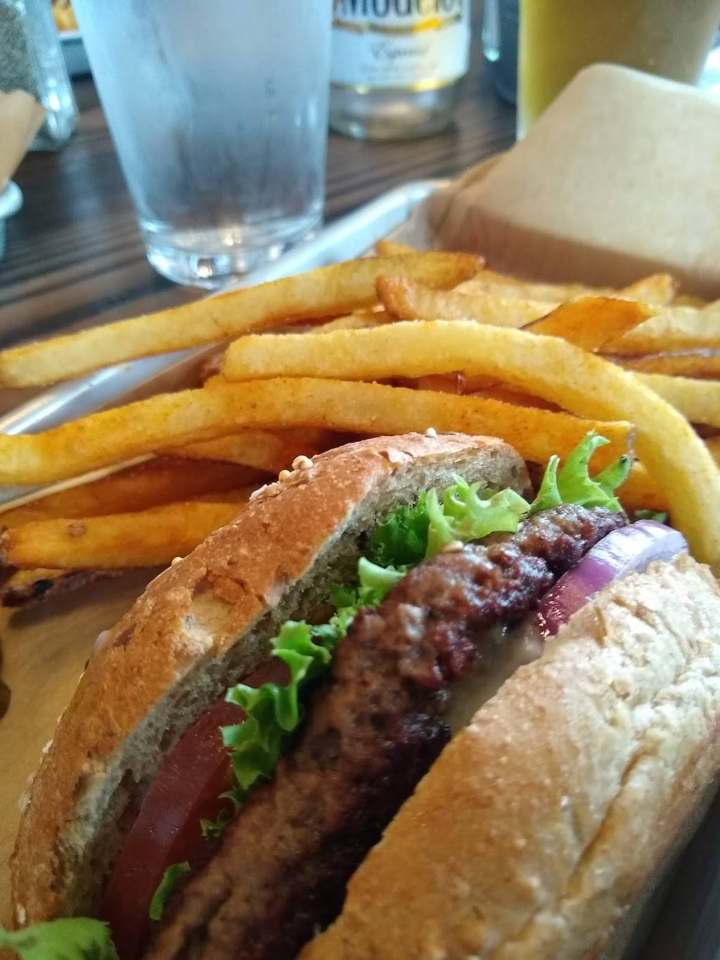 Broderick Roadhouse | restaurant | 185 Placerville Rd, Folsom, CA 95630, USA | 9169869785 OR +1 916-986-9785