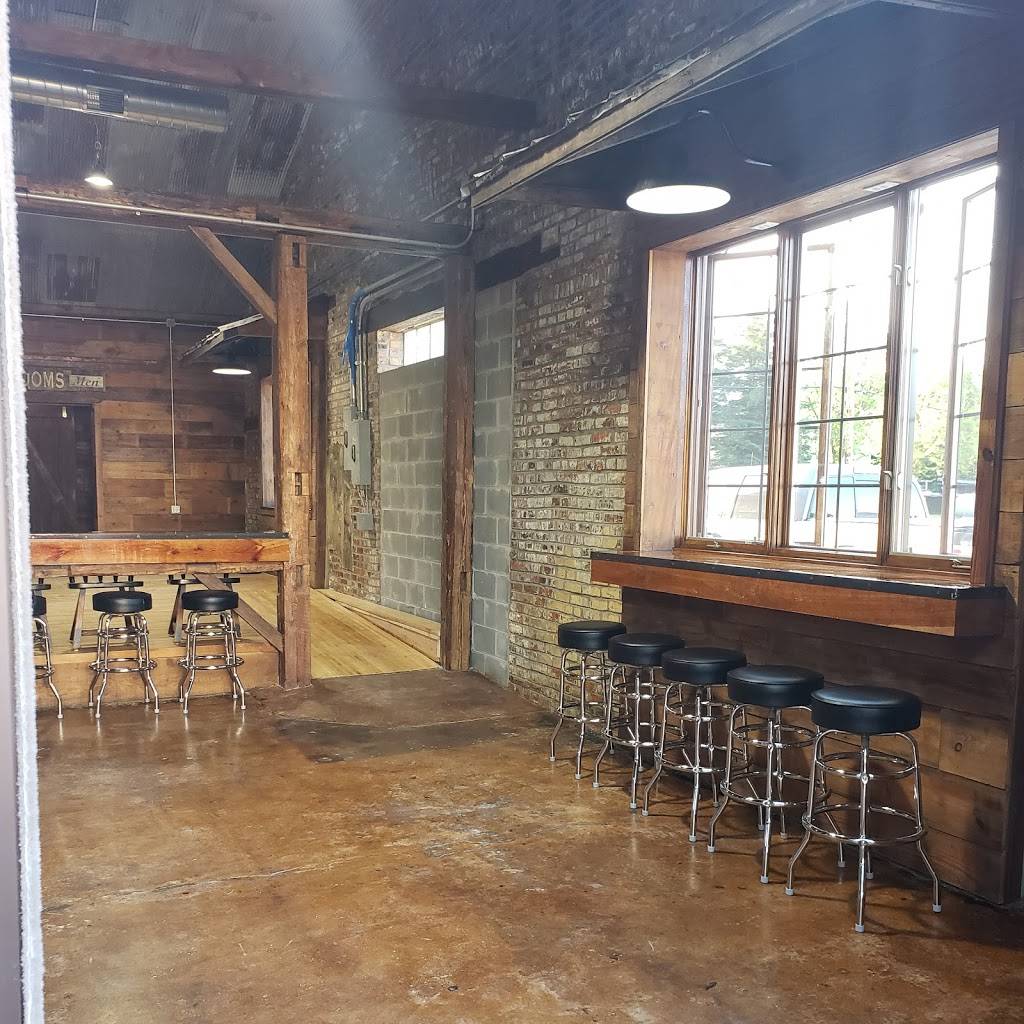 Stroz Inn | restaurant | 501 State St, Hollandale, WI 53544, USA | 6089672337 OR +1 608-967-2337