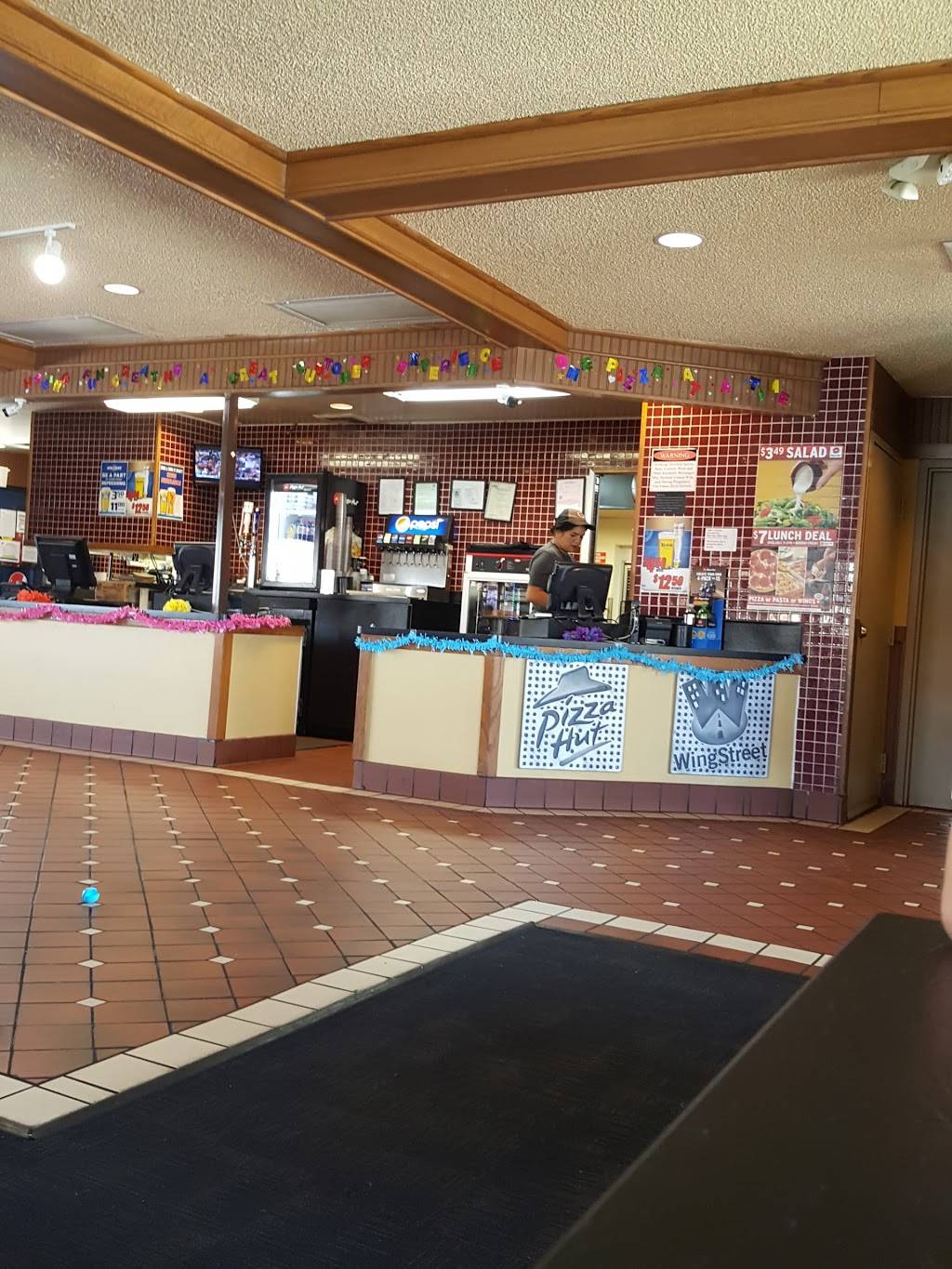 Pizza Hut | meal takeaway | 1540 E El Monte Way, Dinuba, CA 93618, USA | 5595916110 OR +1 559-591-6110