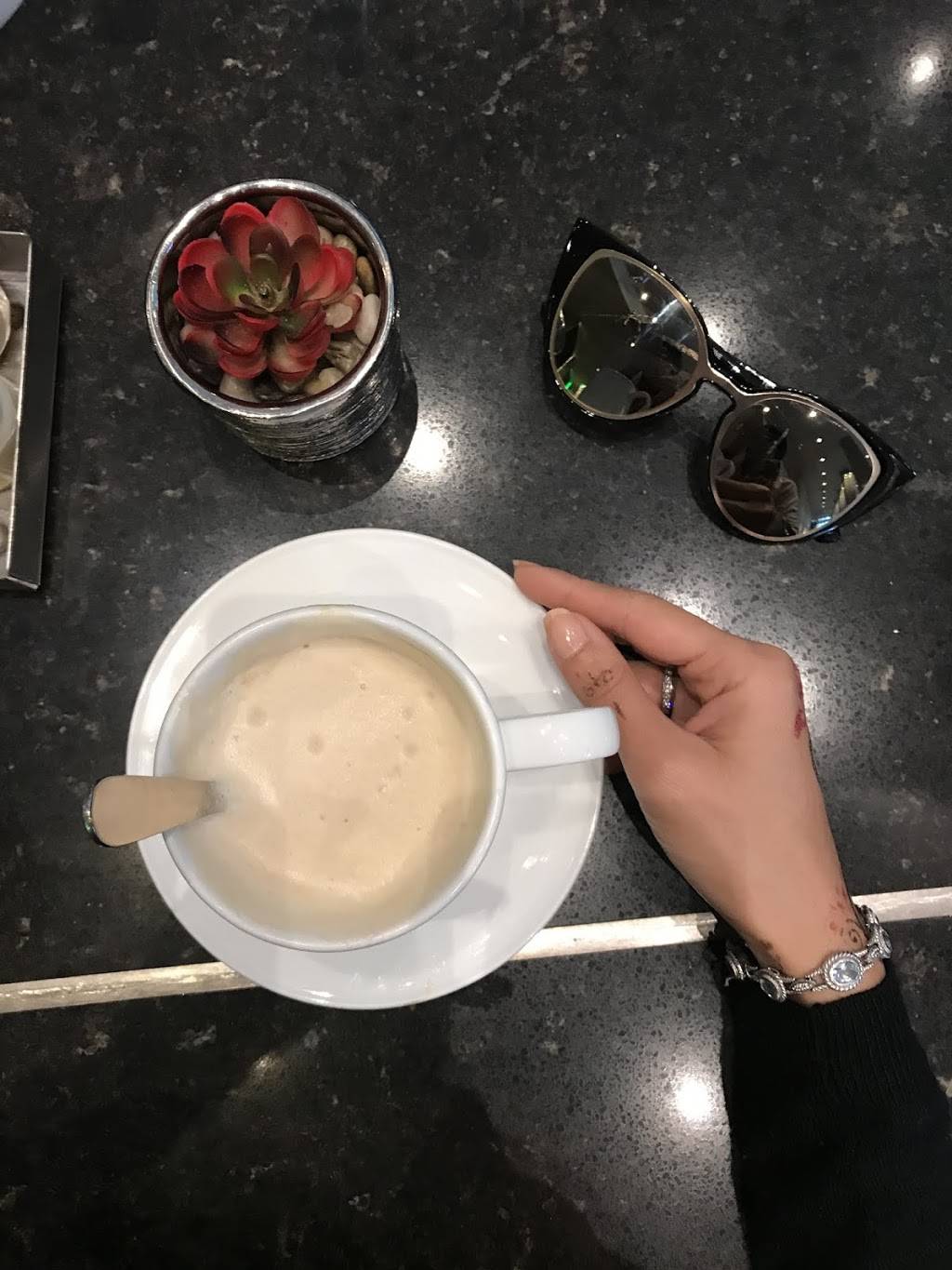 The Lobby Lounge | restaurant | E. Wacker Drive 323, Swissotel Chicago, Chicago, IL 60601, USA | 3125650565 OR +1 312-565-0565