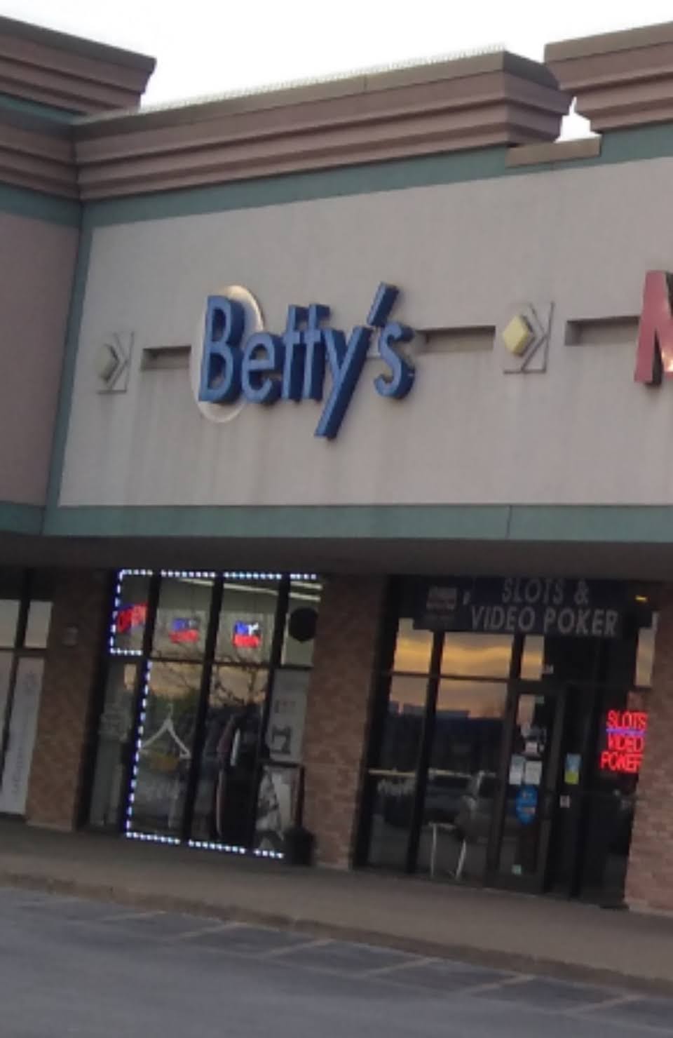 Bettys Bistro | restaurant | 7230 W 87th St, Bridgeview, IL 60455, USA | 7085293356 OR +1 708-529-3356