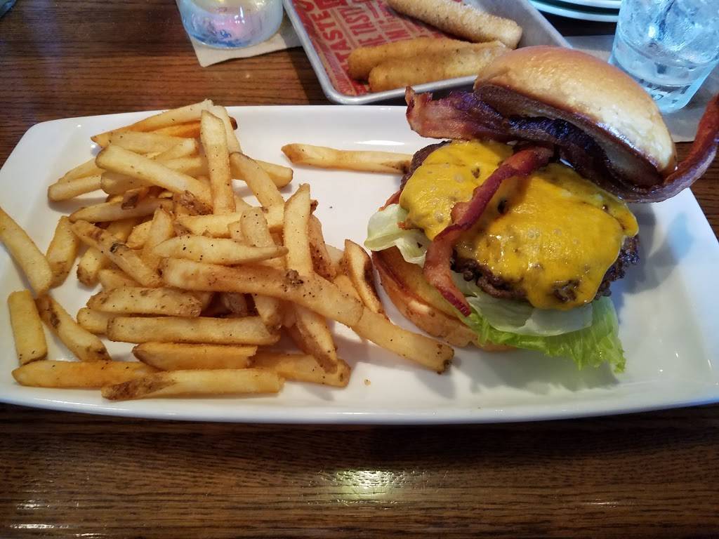 Applebees Grill + Bar | restaurant | 4510 Challenger Ave NE, Roanoke, VA 24012, USA | 5409770251 OR +1 540-977-0251