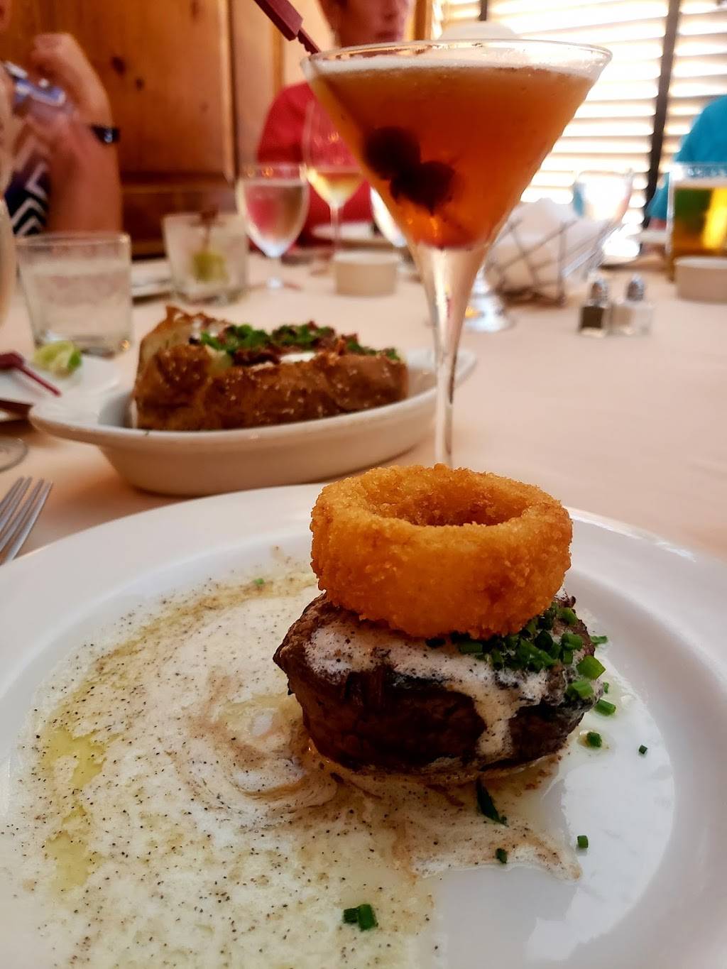 Eddie Martinis | restaurant | 8612 W Watertown Plank Rd, Wauwatosa, WI 53226, USA | 4147716680 OR +1 414-771-6680