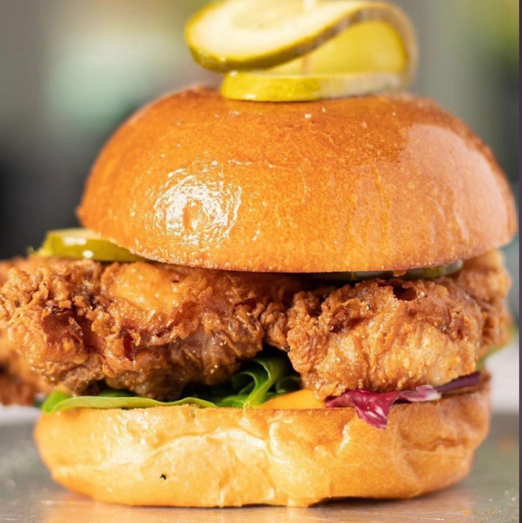 4Chicks Cafe Miami | restaurant | 6974 Collins Ave, Miami Beach, FL 33141, USA | 3057638084 OR +1 305-763-8084