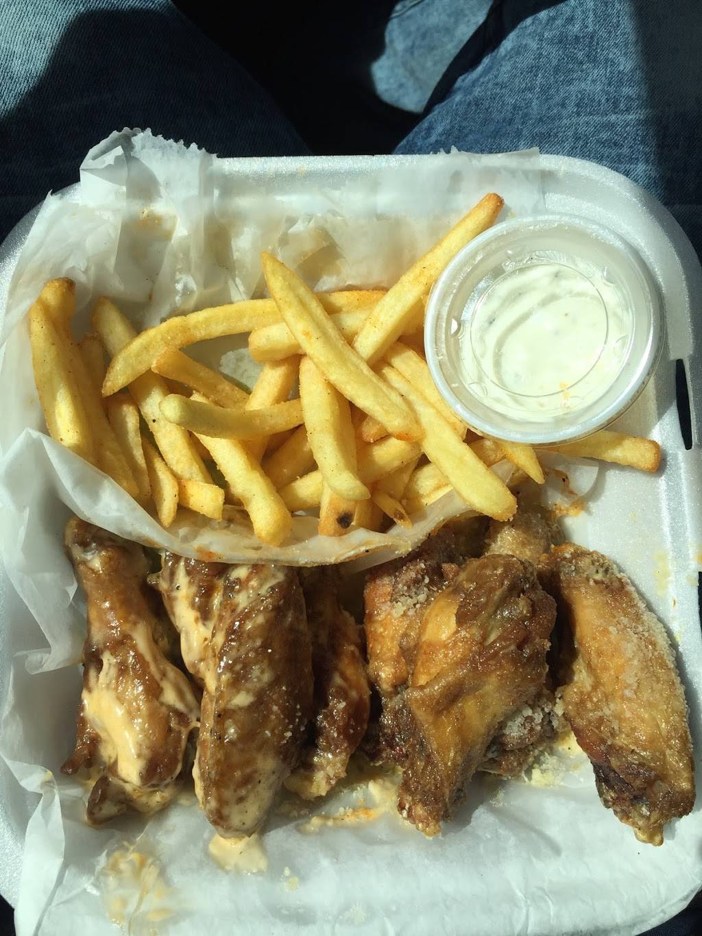 IN-N-OUT WINGS | meal delivery | 4391 Dorchester Rd #230a, North Charleston, SC 29405, USA | 8432974388 OR +1 843-297-4388